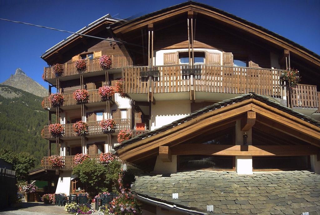 Hotel Vallee De 3*